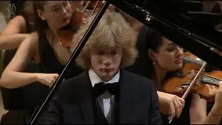 Pyotr Ilyich Tchaikovsky: Piano Concerto No.1 &ndash; Ivan Bessonov, Dimitris Botinis (HD 1080p)