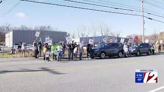 Ocean State Transit bus drivers hold informational picket