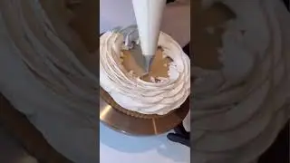 Piping Big Vanilla Flower Pie