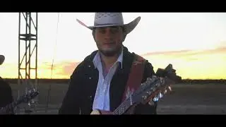 DIALECTO  - Alguien Menos Tu   (Video Oficial)