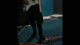 boss me 80 chorus dan gitar fender telecaster.