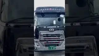 THE COOLEST 10WHEELER NISSAN UD TRACTOR HEAD 🇯🇵