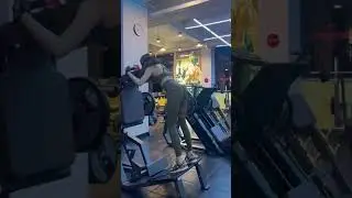 Join her in this mesmerizing display of strength, flexibility, and sheer dedication! 🌟🏋️&zwj;♀️#gym