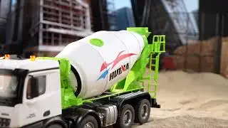 Huina 1537 1:14 Metal Remote Control Mixer Truck 2.4GHz Radio 12CH Light Sound Effects RC Agitati