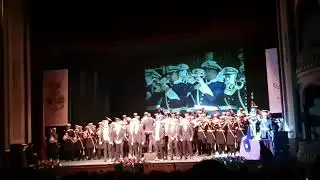 Tres Ca&iacute;das de Triana junto al coro de Julio Pardo.