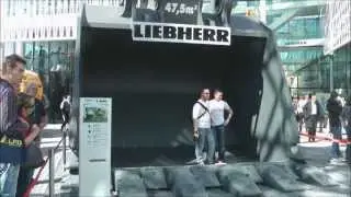 THE BIGGEST EXCAVATOR BUCKET IN THE WORLD