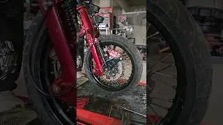 Honda Street Cub 前悬架 Suspension Upgrade #shorts #diy #honda #caferacer #custom #fyp #viralvideo #cb