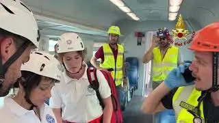 Vigili del Fuoco. Simulazione di un incendio su un treno passeggeri a Foligno