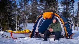 Solo Snow Camping in the Norwegian Forest 