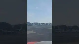 Landing di Bandara Sultan Hasanuddin#feedshorts#unique #videounik#bandarasultanhasanuddin#pesawat