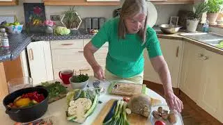 Irish Grandma Easy Vegetable Stock - plus Vegetable Soup ☘️