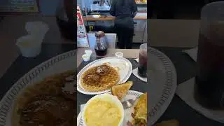 Обед в Waffle House