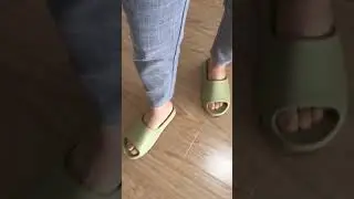 Yeezy Slide Resin On Feet