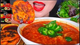 ASMR SHIN RAMEN BLACK NOODLES SPICY STEW + KIMCHI PANCAKES + ALMOND MILK | MEE PEDAS MAKAN 咀嚼音 | 먹방