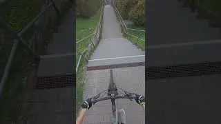 Riesen Treppen fahren!#mtb#bikelife #stairs