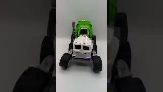 Matchbox 2009 Transforming Interactive Robot STINKY The Garbage Truck