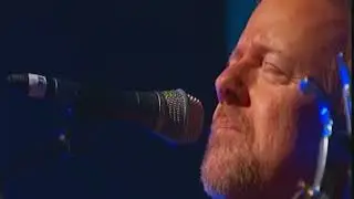 Старый, грубый крест работы Брюса Кэрролла и команды Worship Network.