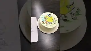 Do you like this hand-painted cake? It's all edible#cake