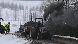 TRAKTORIEN M&Auml;KIVETOKISAT VIEREM&Auml; Zetor 4011