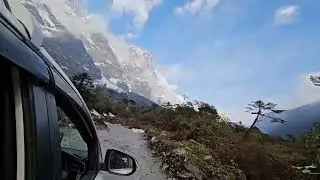 Way to yumthang valley ice mountains #northsikkim #travel 
