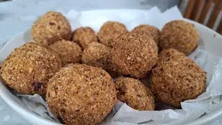 BOLINHOS DE LINGUIÇA COM FARINHA DE TRIGO INTEGRAL E AVEIA. DELICIOSOS!