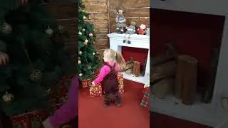 Юные модели)) Фотозона в ТРЦ МАКСИ Смоленск #newyear #christmas #новыйгод