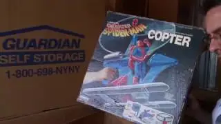 COLLECTABLE SPECTACLE - Mark Bellomo - 16 of 18 (Toy Collection)