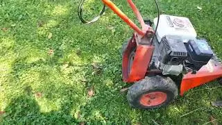 Motocositoare veche, la cosit lucerna