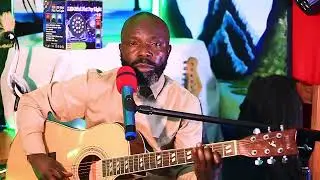 Imyitozo yajyene abanyeshuri bajyitangira kwiga Guitar solo 