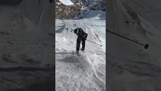 Insane Improvised ski tricks 🏔 #ski #alexhackel #1000skis #freeskiing #viral #parkskiing #thealps
