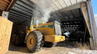 Straight Piped M11 Cummins cold start! | 2001 Kawasaki 85Z4 Wheel Loader (10 degrees) 