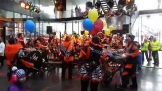 Guggenmusik Las Moränos im Bahnhof Zug, Februar 2014