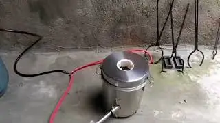 Metal Melting Furnace Kit 🔥 | 16KG/35LBS Stainless Steel Smelter with 2 Tongs & 2 Graphite Crucibles