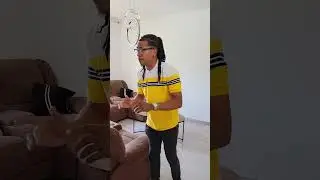 Nunca prestes dinero no importa que tan triste sea la historia. }Mariely Medina }2025