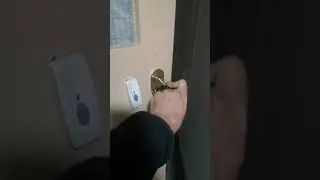 The London Locksmith Hand Picked Cheap Yale Rim Cylinder in less then 20 seconds