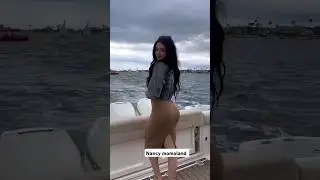 Nancy having enjoying the waves of the sea from the sea ship ⛴️🌊