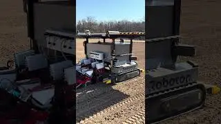 Roboton | Set&iacute; mrkve a cibule u farm&aacute;ře Marka Řeřichy