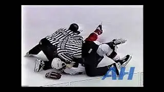 NHL Oct. 30, 1993 Scott Stevens,NJ v Eric Lindros,PHI New Jersey Devils Philadelphia Flyers