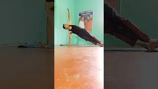 SIde plank pose The best yoga pose for Hands , Legs and body balance 🧘&zwj;♂️🧘&zwj;♂️ Amazing yoga 🧘&zwj;♂️🧘&zwj;♂️