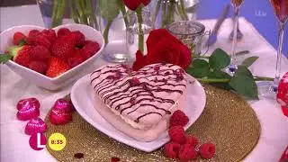 Andrew Smyth Combines Flowers and Cake | Lorraine