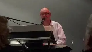 Spelend en zingend in Jazzband in  2016