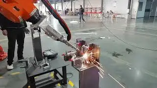 Automatic robot laser welding machine 1000w/1500w/2000w/3000w/6000w #robotwelding #fiberlaserwelding