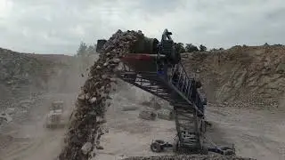 RADIAL TELESCOPIC CONVEYOR STOCKPILING AGGREGATE AT 800TPH