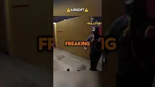 Пара любителей страйкбола падает после удара. 💢 #шорты