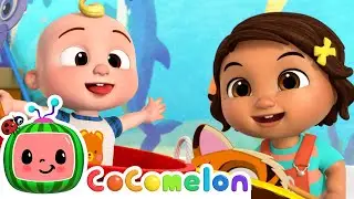 Animal Mask Peekaboo! 🐾🎭 | Nina's Familia | CoComelon Nursery Rhymes & Kids Songs