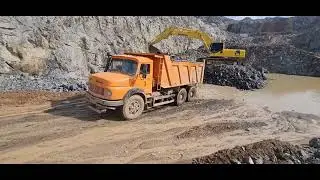 Komatsu PC400 working on mine pit #openpit #pc400 #komatsu