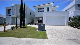 Prestigious Waterfront Living - 24 Santa Monica Blvd Hope Island