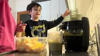 Oğlumla Birlikte Evde Taze Meyve Suyu Yaptık🍊🍎🍹#meyvesuyu #sağlıklı#mutfak #youtubevideo 