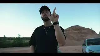JOHNNY BARELY - LOUIS VUITTON