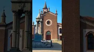 The Piazza with the #church in #Varedo, Province of #Monza and #Brianza in #Italy 🇮🇹